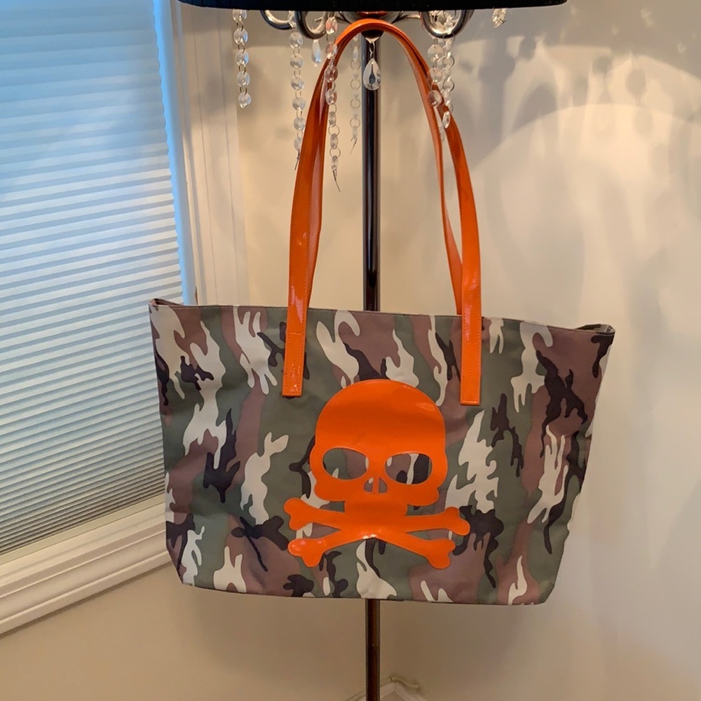 LoLo Camouflage Skull Tote